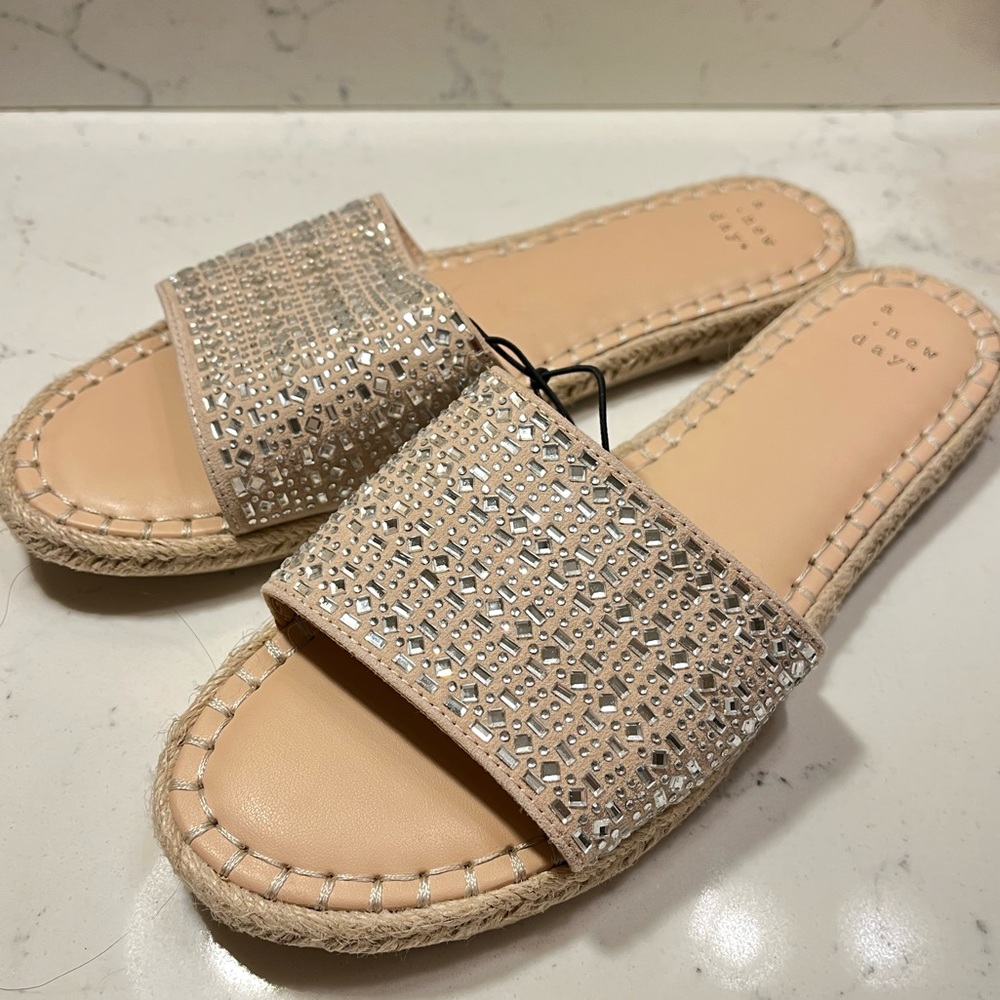 NWT Sandals